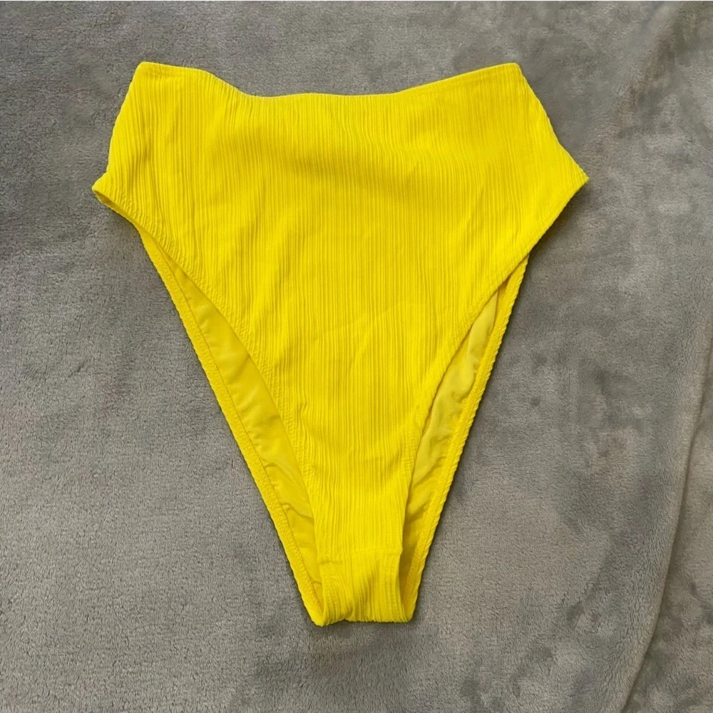New! Frankie’s bikinis plisse cheeky bottoms Pina colada yellow 24397